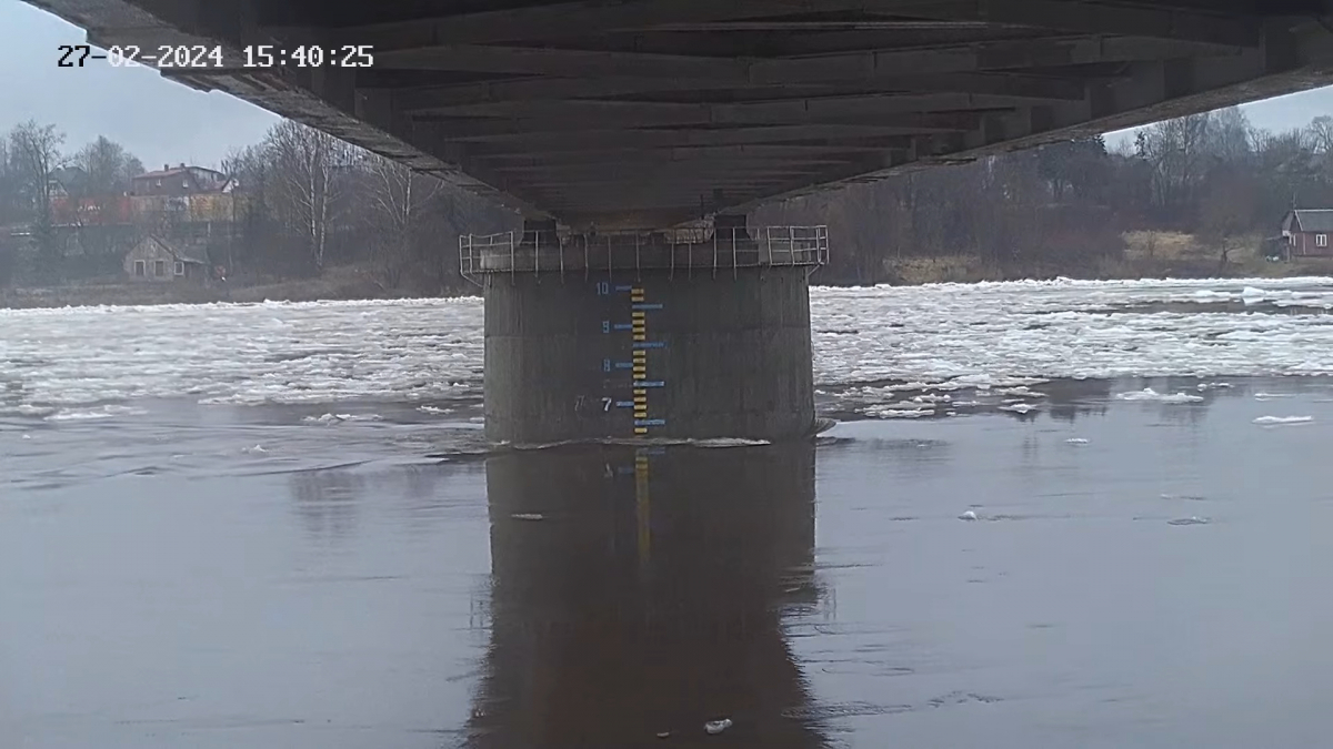 Ledus sastrēgums pie Pļaviņām izkustējies un ūdens līmenis Daugavā pie Jēkabpils varētu kristies