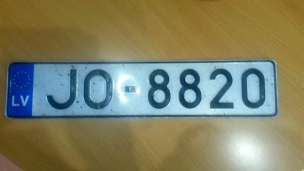 Atrasta auto valsts numurzīme JO-8820