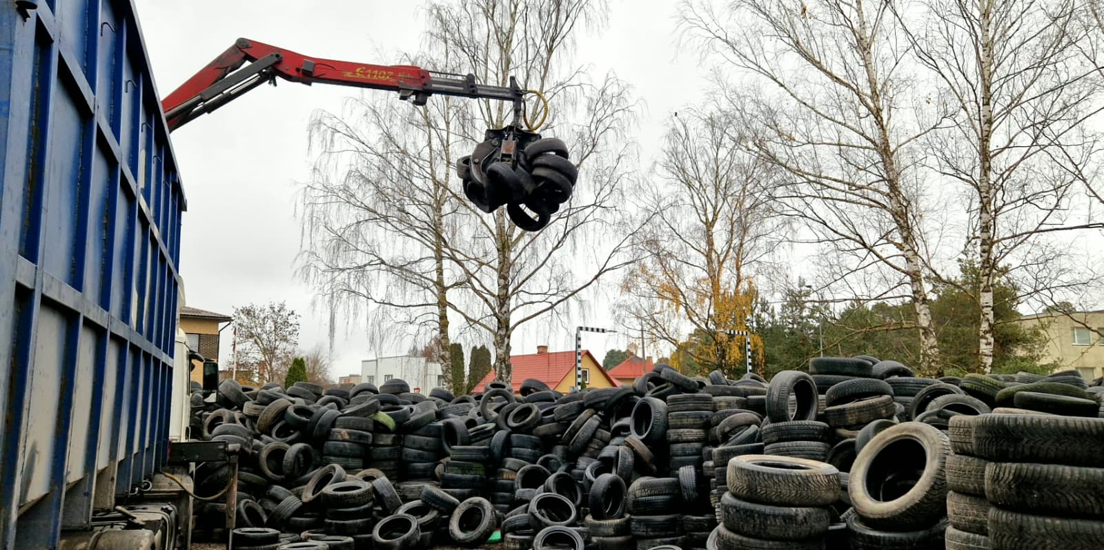 Vides akcijas “Dod riepām otru dzīvi” laikā Jēkabpilī pārstrādei nodotas 57,24 tonnas riepu (FOTO)