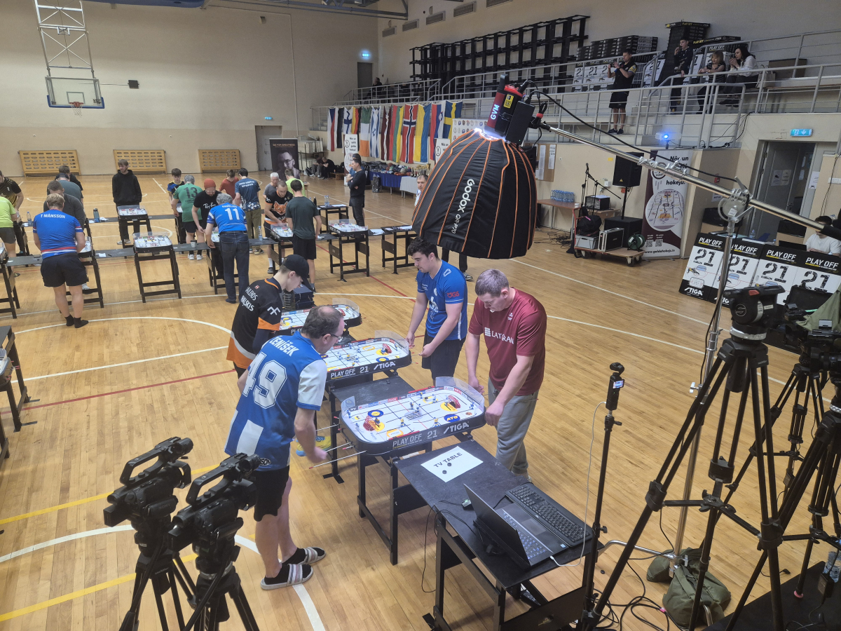 Jēkabpilietim augsts sasniegums vienā no pasaules prestižākajiem galda hokeja turnīriem (FOTO)