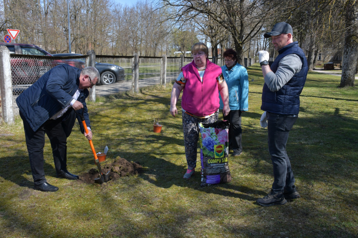 SIA “Jēkabpils reģionālā slimnīca” aizvadīta Lielā talka (FOTO)