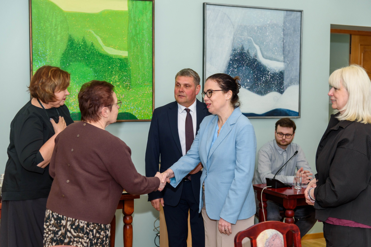 Preiļus apmeklē Izraēlas vēstniece un pasniedz apbalvojumu “Taisnīgais starp tautām” (FOTO)