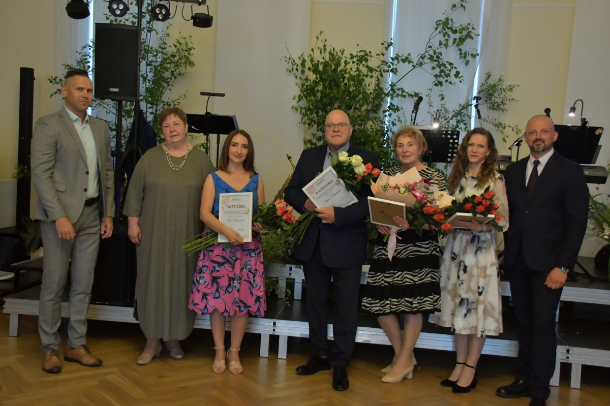SIA "Jēkabpils reģionālā slimnīca" kolektīvs atzīmē Medicīnas darbinieku dienu (FOTO)