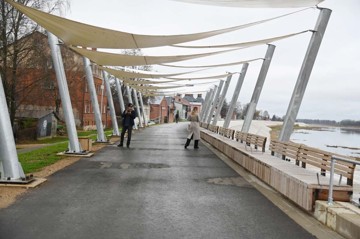 Lāčplēša dienā svinīgi atklāts Jēkabpils aizsargdambis (FOTO)