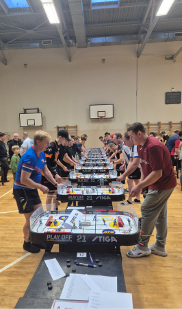 Jēkabpilietim augsts sasniegums vienā no pasaules prestižākajiem galda hokeja turnīriem (FOTO)