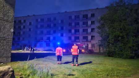 Jēkabpilī, Auseklīša ielas graustā dzēsts ugunsgrēks (FOTO)