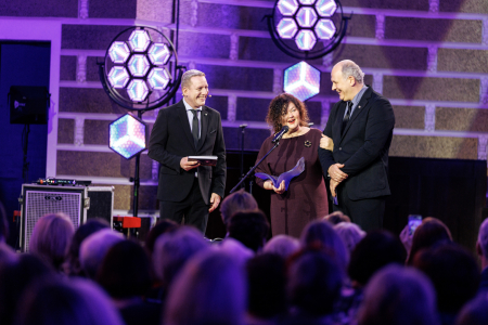 JVĢ pedagoģe Sandra Bondare konkursā “Gada skolotājs 2025” iegūst balvu “Gada Kultūras un mākslas skolotājs" (FOTO)