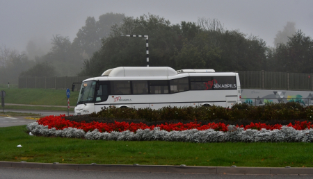 Jēkabpilī šodien, saistībā ar lāpu gājienu, sabiedriskais transports būs novirzīts pa citu maršrutu (SHĒMA)