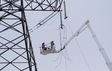 Baltijas valstis sekmīgi atslēgušās no Krievijas elektrotīkla (FOTO)