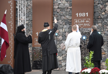 Lāčplēša dienā svinīgi atklāts Jēkabpils aizsargdambis (FOTO)