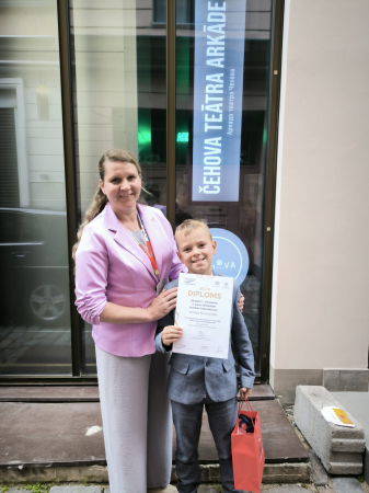 Jēkabpils 2.vidusskolas 2. klases skolnieks Renāts Sadovņikovs  ieguvis ZELTA diplomu "Skolēnu skatuves runas finālkonkursā" (FOTO)