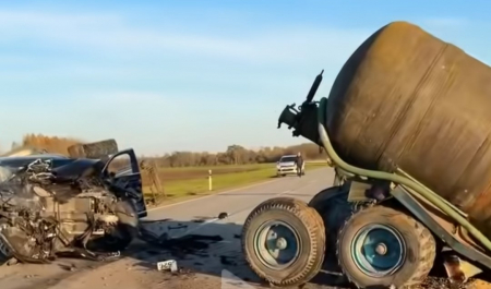Neretas pagastā sadursmē starp vieglo auto un traktoru divi cietušie, Zalves pagastā bojā gājusi gājēja