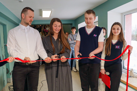 Līvānu 1. vidusskolā atklātas atjaunotās garderobju telpas (FOTO)