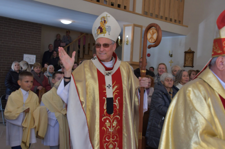 Viesītes Romas katoļu baznīcā notika dievnama konsekrācijas 10 gadu jubilejas dievkalpojums (FOTO)