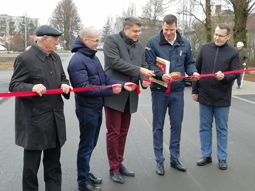 Jēkabpilī svinīgi atklāj atjaunoto Zemgales ielas posmu