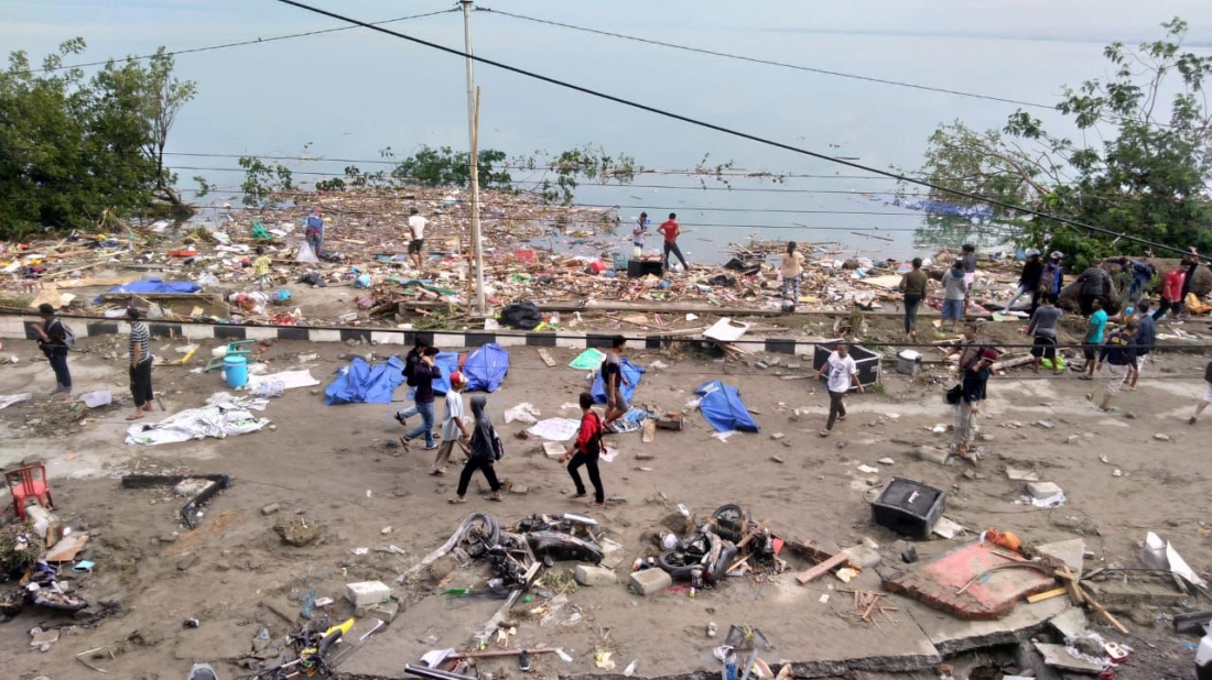 Cunami Indonēzijas piekrastē prasījis vairāk nekā 200 cilvēku dzīvības