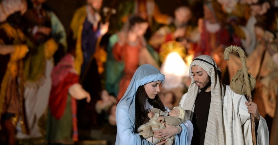Rietumu kristīgā pasaule svin Kristus dzimšanas svētkus