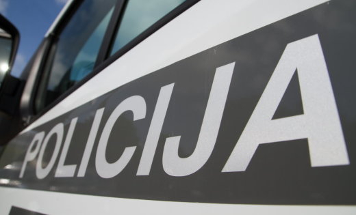 Lai izvairītos no alkohola pārbaudes, autovadītājs Pļaviņu novadā policistiem piedāvājis 500 eiro kukuli