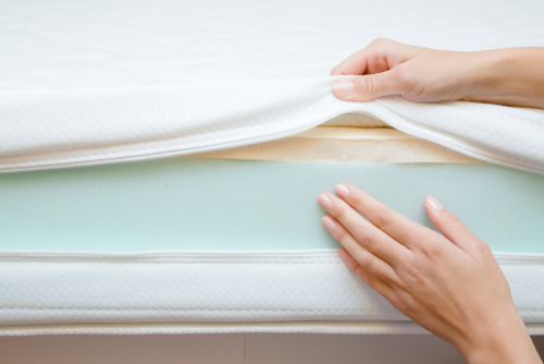 Kā mājas apstākļos iztīrīt matraci?
