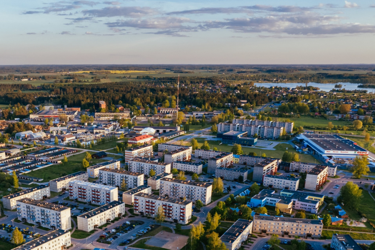 Apstiprina Jēkabpils pilsētas pašvaldības komisiju, kas izvērtēs iesniegtos pieteikumus līdzfinansējuma piešķiršanai
