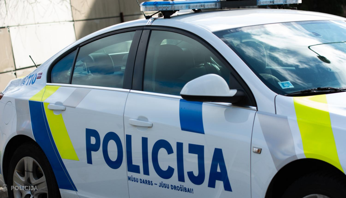 Jēkabpils tirgū policija atrod cigaretes, Sēlpilī avārijā cieš cilvēks, Salā apzog darbnīcas