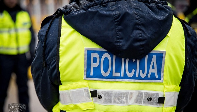 Jēkabpils policisti pieķēruši vairākas personas, kas ieceļojot no Lietuvas, nespēja uzrādīt Covid-19 sertifikātus