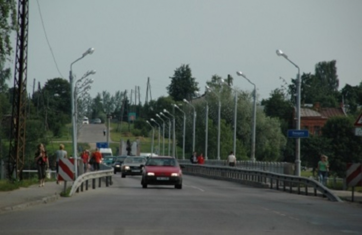 Kavējas tilta pār Daugavu bedrīšu un amortizācijas šuvju remonts