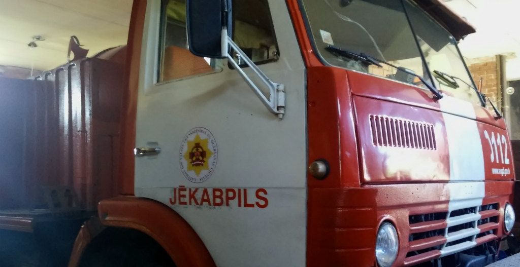 Sestdien agri no rīta Jēkabpils ugunsdzēsēji devās palīgā Pļaviņu kolēģiem