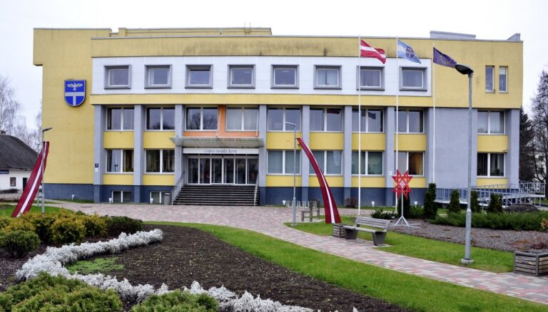 Līvānu novada dome par pilnvaru apturēšanu deputātiem bez Covid-19 sertifikāta varētu lemt pēc nedēļas