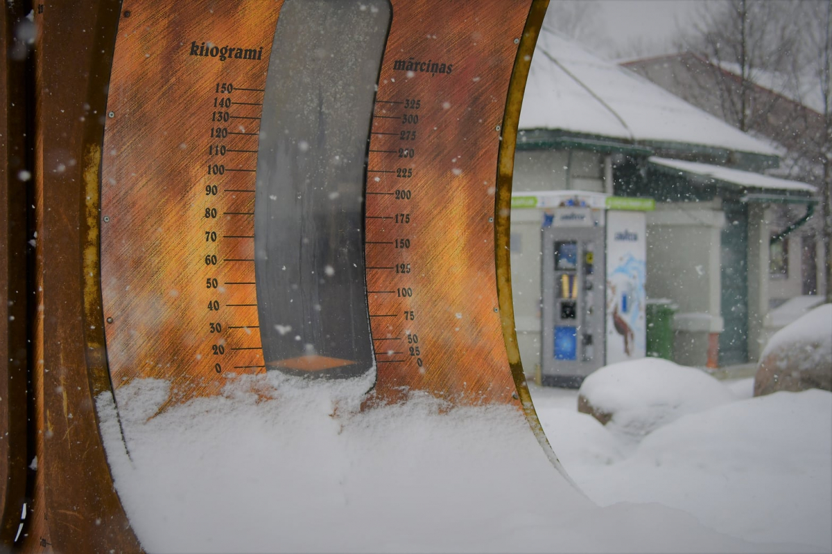 Jēkabpilī pirmdien izveidojusies 15 centimetru bieza sniega sega, bet Līvānos - 14 centimetru (Papildināts)
