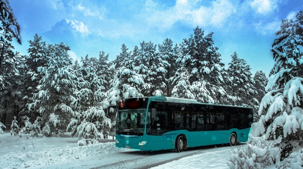 Sniega dēļ Jēkabpils autobusu parkam neizdodas izpildīt visus reisus, ātrās palīdzības dienestam kupenas nav traucējušas