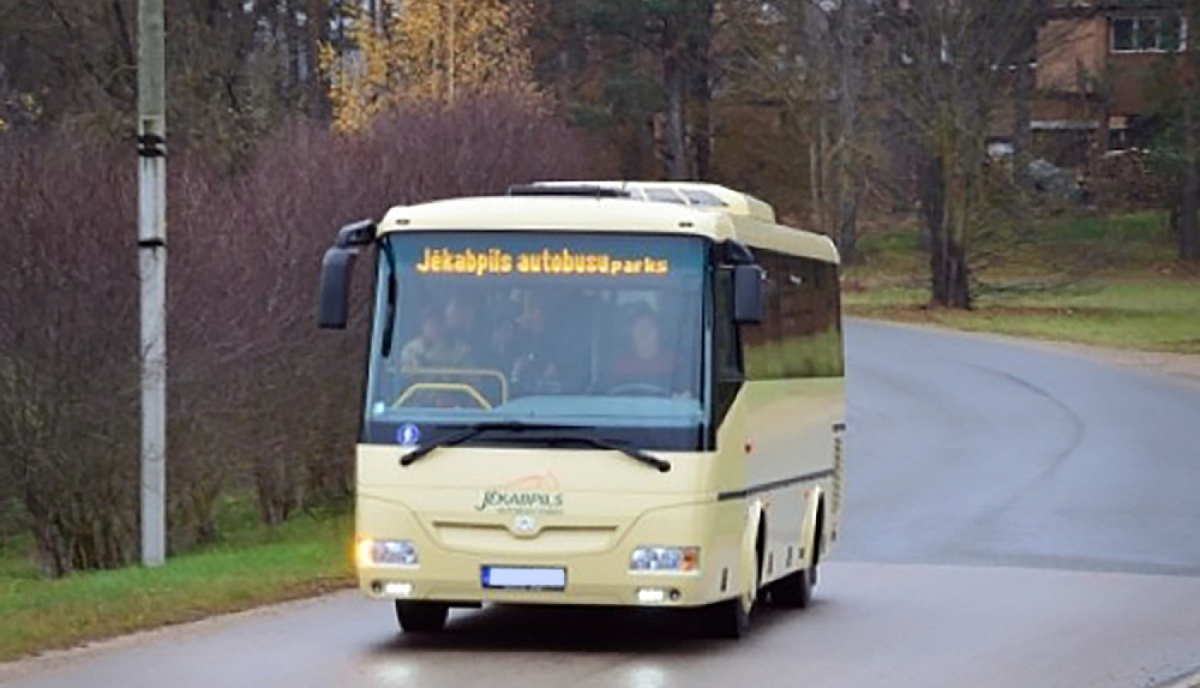 Jēkabpils novada vadība uzdod pārskatīt SIA “Jēkabpils autobusu parks” attieksmi pret bērnu pārvadāšanu