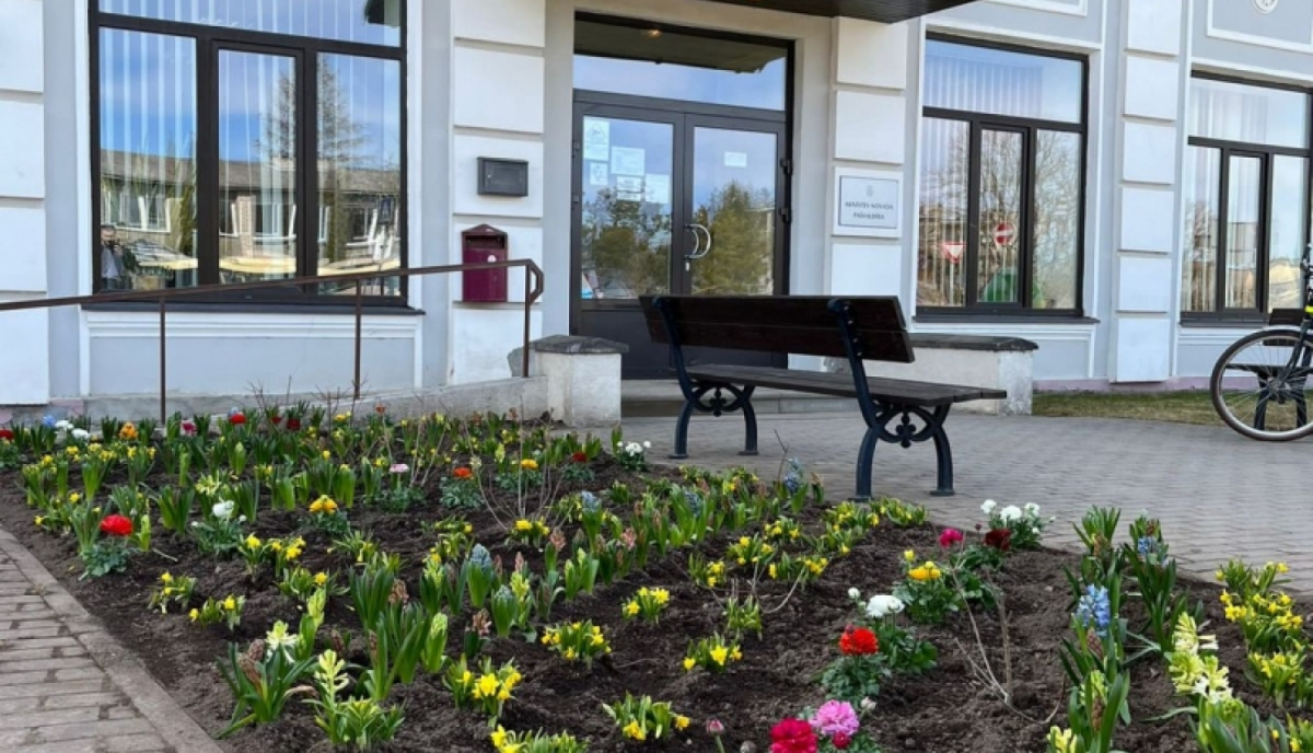 Dobes un puķupodus Jēkabpils novadā sāk rotāt pavasara ziedi