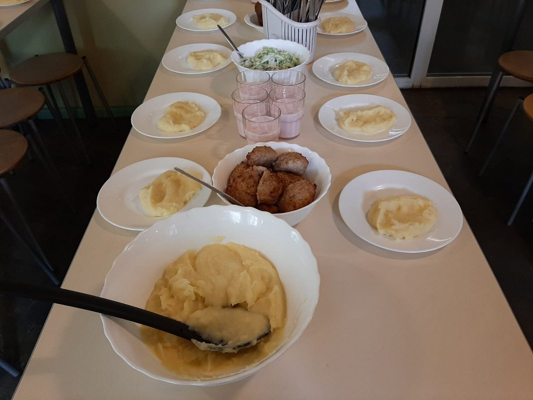 Jēkabpils novads izstrādās vecāku līdzmaksājumu plānu skolēnu ēdināšanai no 1.septembra