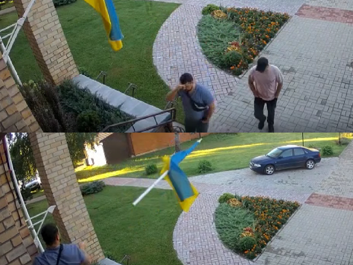 Pateicoties iedzīvotāju atsaucībai, Jēkabpils policija noskaidrojusi vīriešus, kas norāva Ukrainas karogu no pašvaldības ēkas (MAINĪTS VIRSRAKSTS)