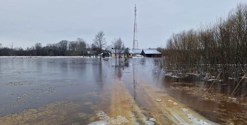 Pie Pļaviņām no krastiem izgājusi Aiviekste, Krustpils pagastā evakuēti cilvēki. Spēkā oranžais brīdinājums