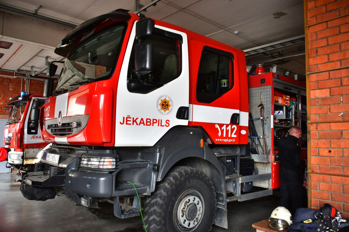 Jēkabpils novadā ugunsdzēsējiem glābējiem divi izsaukumi