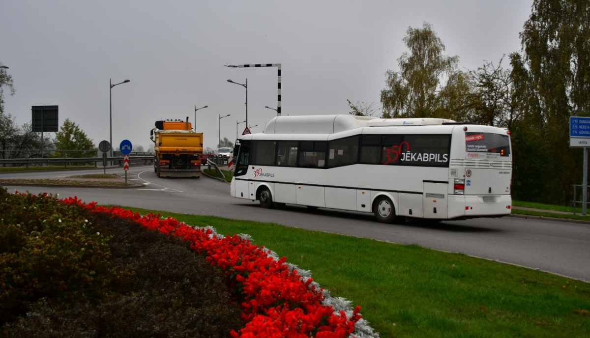 Mums raksta: Pasažieres pārsteidz Jēkabpils maršruta autobusa šofera apģērbs