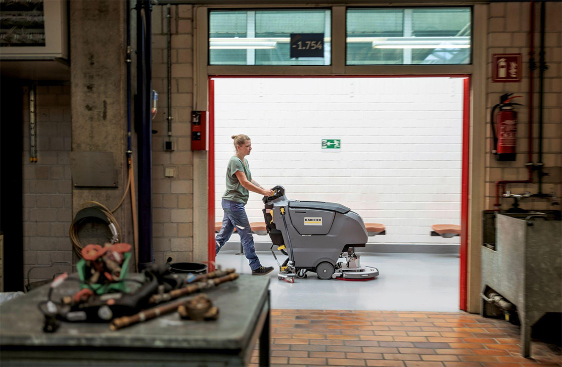 Kā tikt galā ar netīrumiem lielās telpās ziemā?