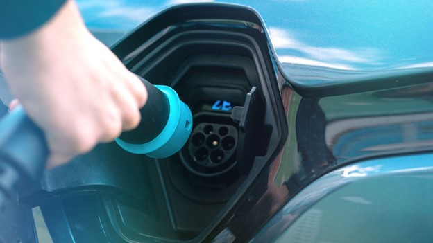 Kas uzņēmumiem jāzina, ierīkojot publiski pieejamu elektroauto uzlādes staciju?