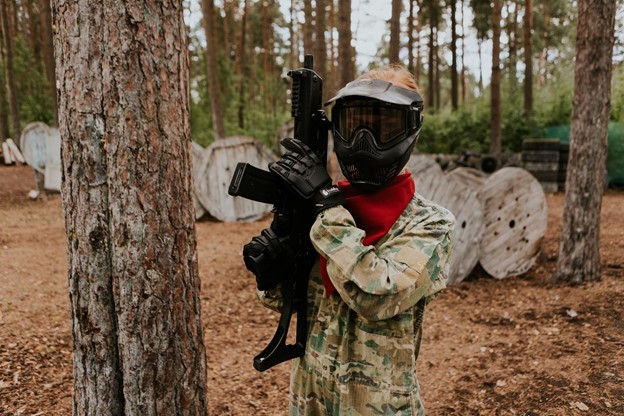 Airsofta ABC, vēsture, populārākās taktikas un spēļu iespējas Rīgā