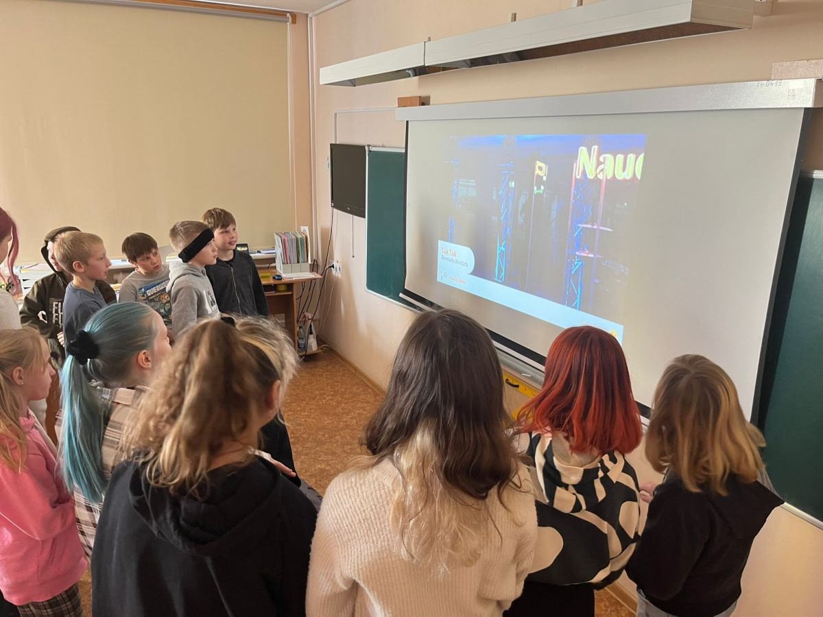 Jēkabpils skolas aicinātas piedalīties “Naudas dienā” – finanšu pratības kvestā skolēniem 