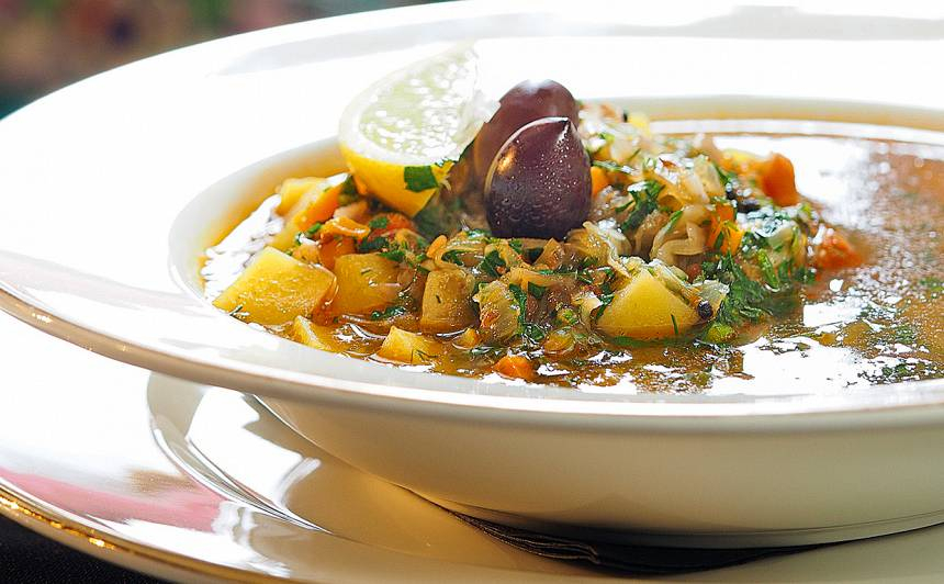 Gavēņa laika ēdienkartei: Veģetārā soļanka