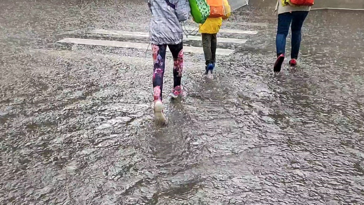 Nedēļas vidū gaidāmas stipras lietavas; brīvdienās laiks uzlabosies