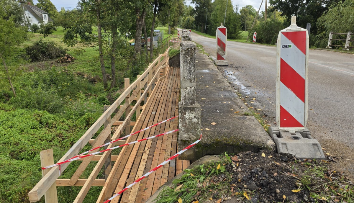 Pateicoties iedzīvotāju iniciatīvai, Līvānu novadā atjauno tiltu pār Ošas upi