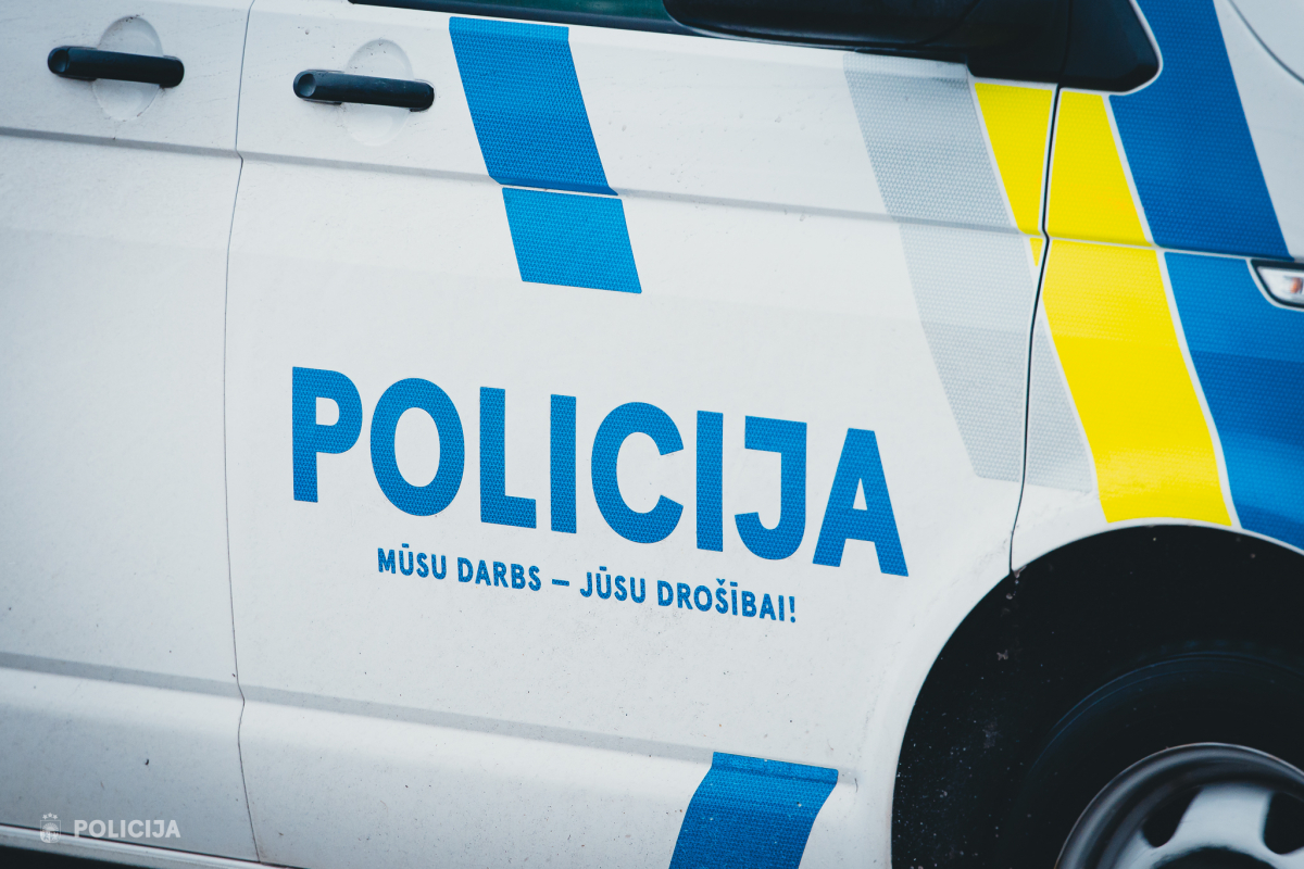 Policija izmeklē pārkāpumus saistībā ar ceļu satiksmes negadījumiem Jēkabpilī un Aizkrauklē un zādzību Koknesē