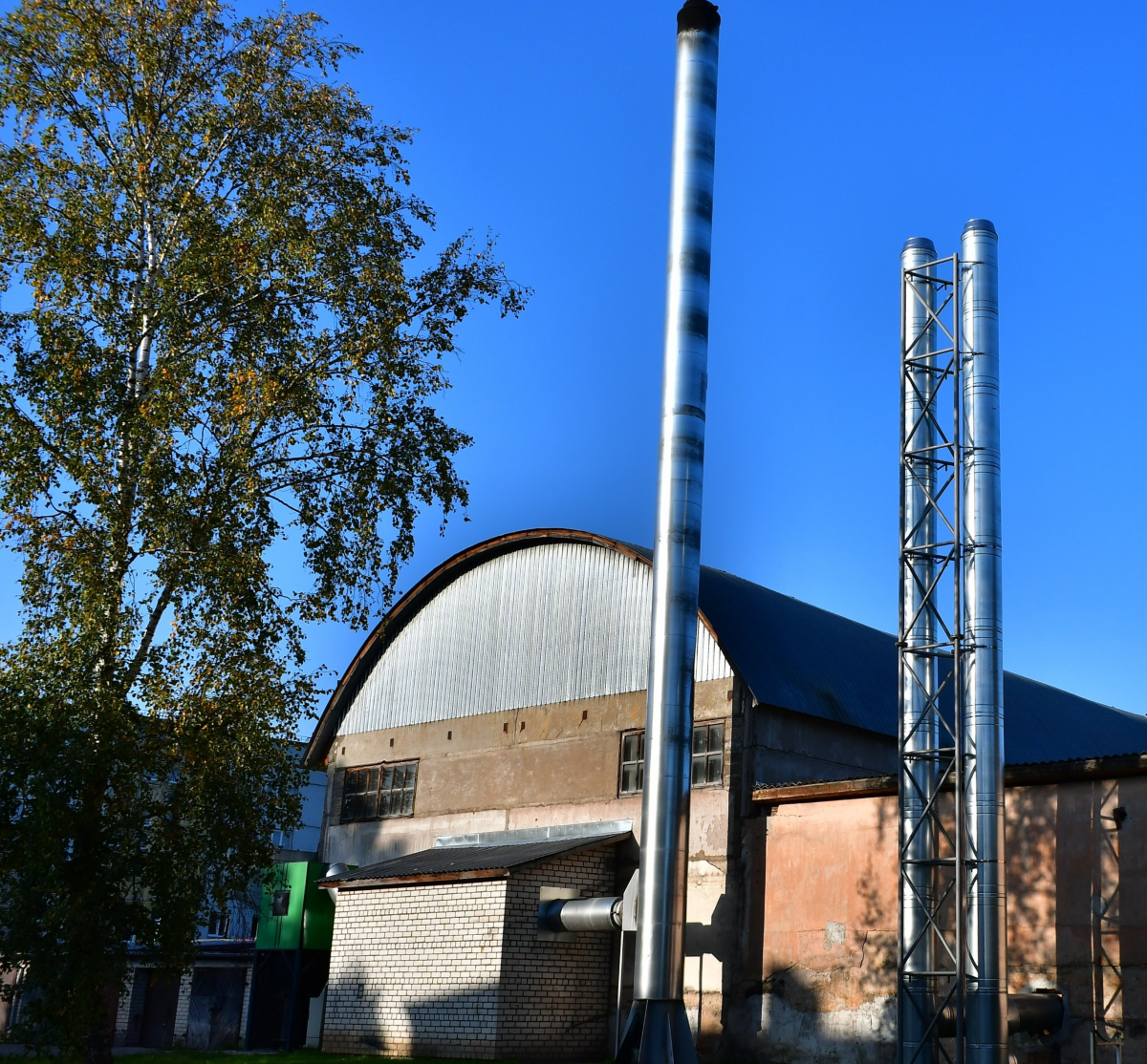 "Jēkabpils siltums" modernizē katlumāju Celtnieku ielā: uzstādīs jaunu, augstas efektivitātes šķeldas katlu