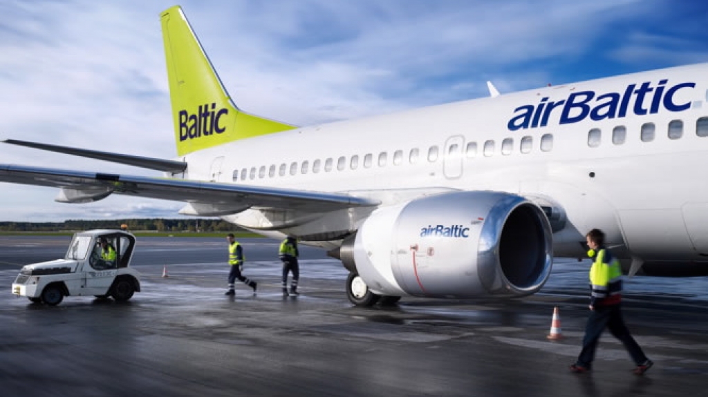 "airBaltic" в мае начнет полеты между Ригой и Лиепаей