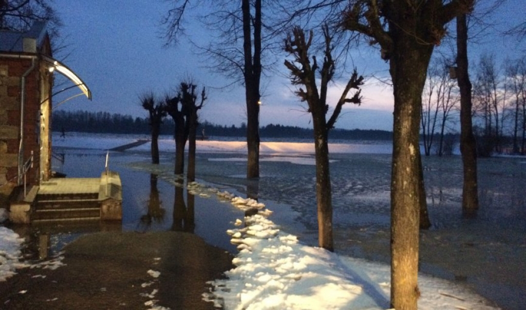 Palu ūdens Pļaviņu mūzikas telpās nav iekļuvis