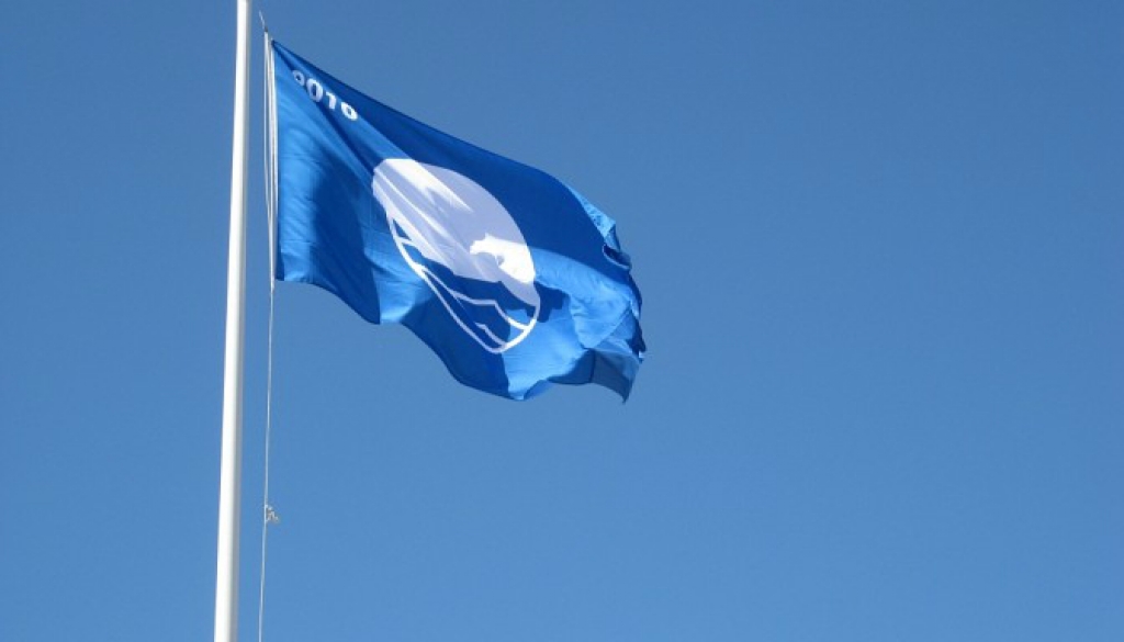 Синий флаг в этом году будет поднят на 17 пляжах и двух яхтенных причалах